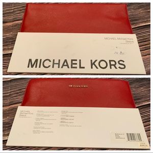 Michael Kors Sleeve
For MacBook Air 11”, iPad, Kindle etc